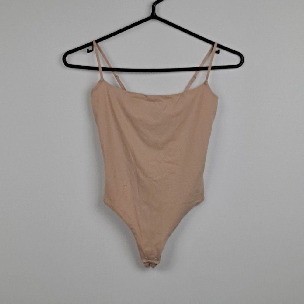 SKIMS ladies bodysuit NWOT